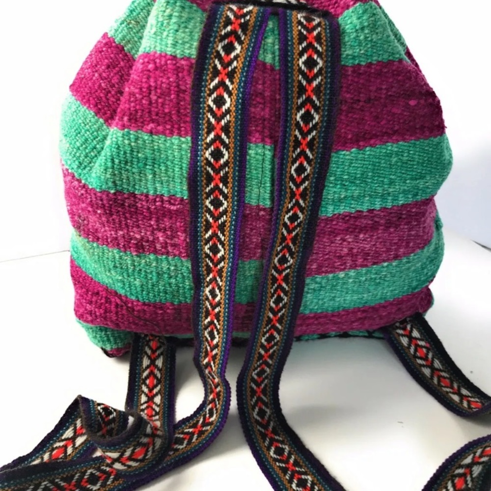 Handwoven Peruvian Wool Backpack. - Picture 6 of 8